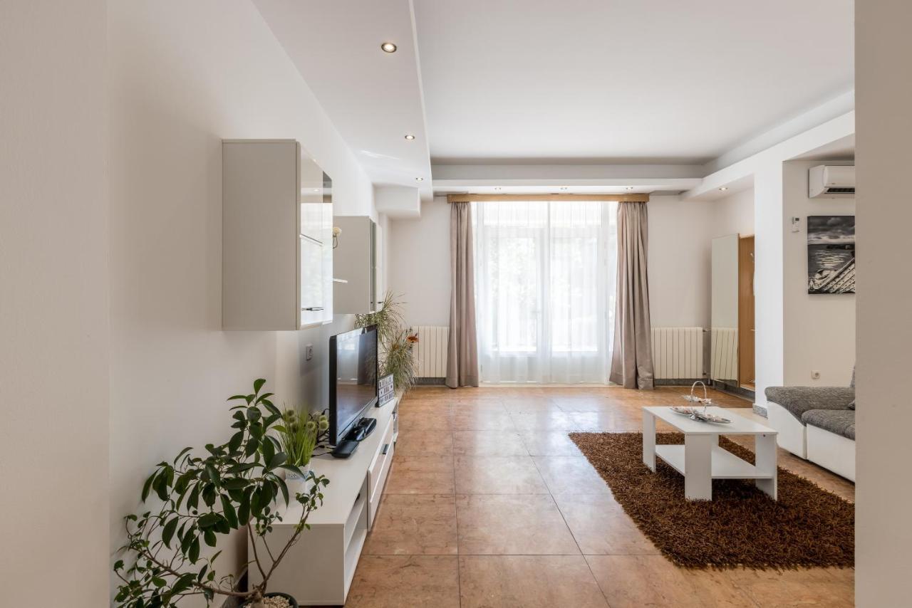Apartments Ana Umljanovic Экстерьер фото